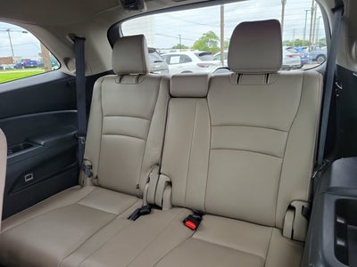 2016 Honda Pilot Touring w/Navi w/RES