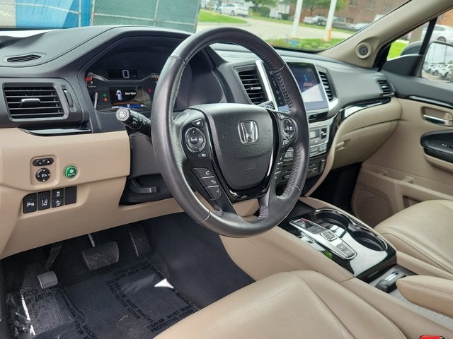 2016 Honda Pilot Touring w/Navi w/RES