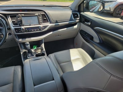2019 Toyota Highlander Limited Platinum
