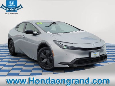 2025 Toyota Prius LE